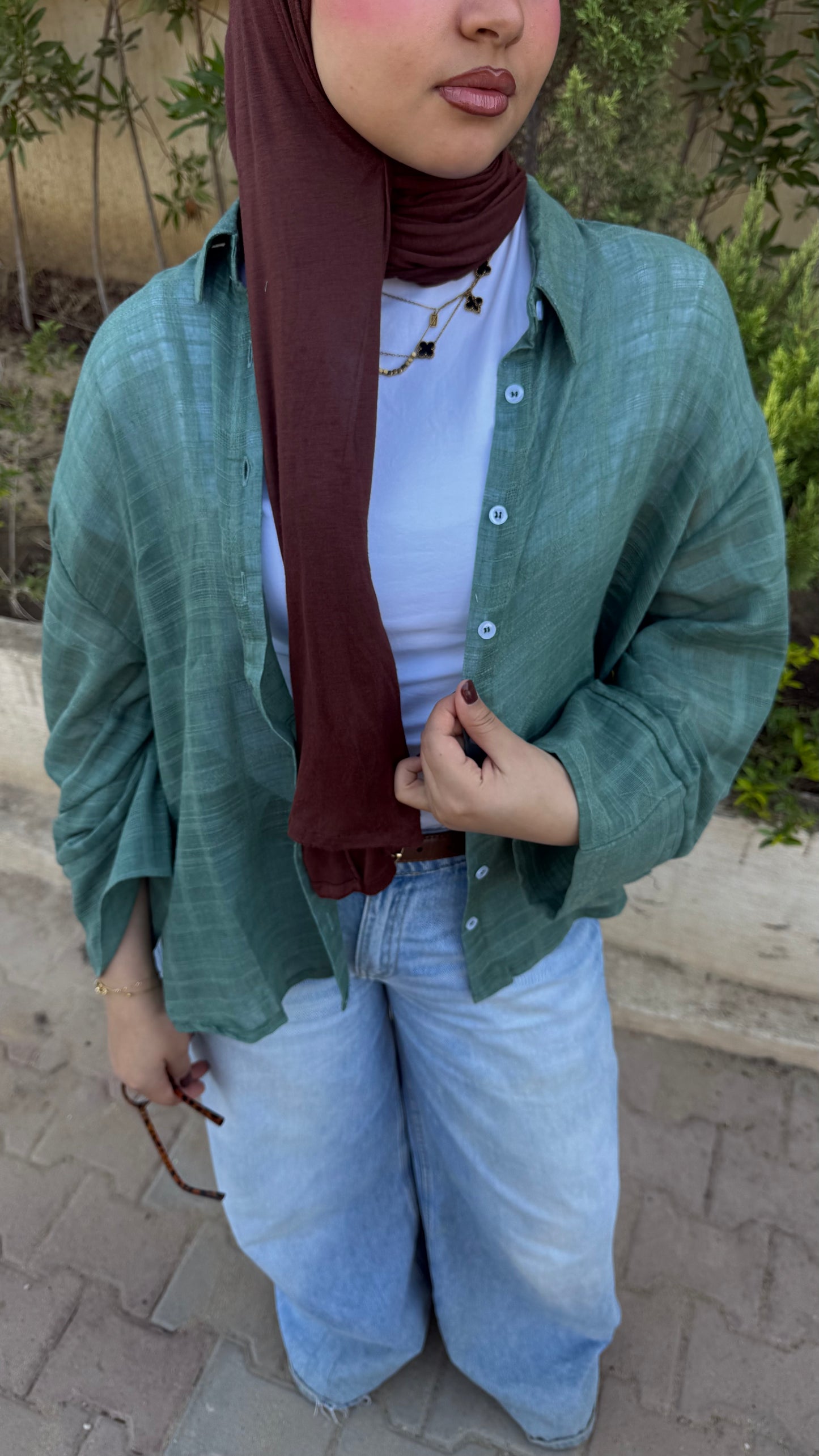 أُنس in Green