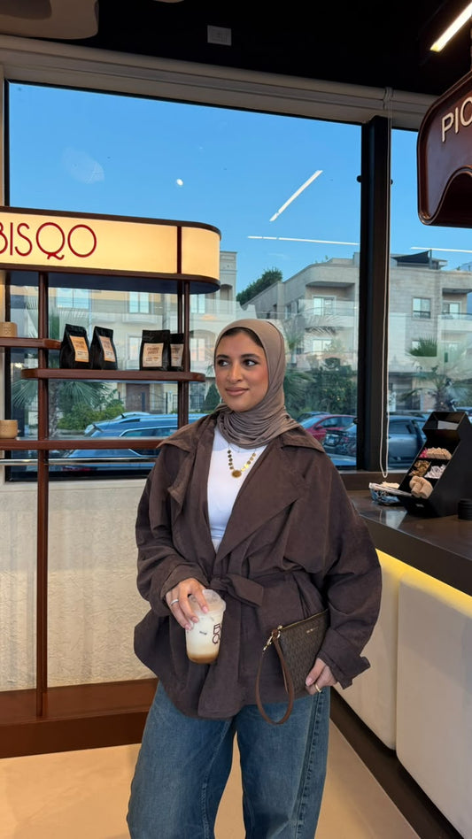 دفء in brown