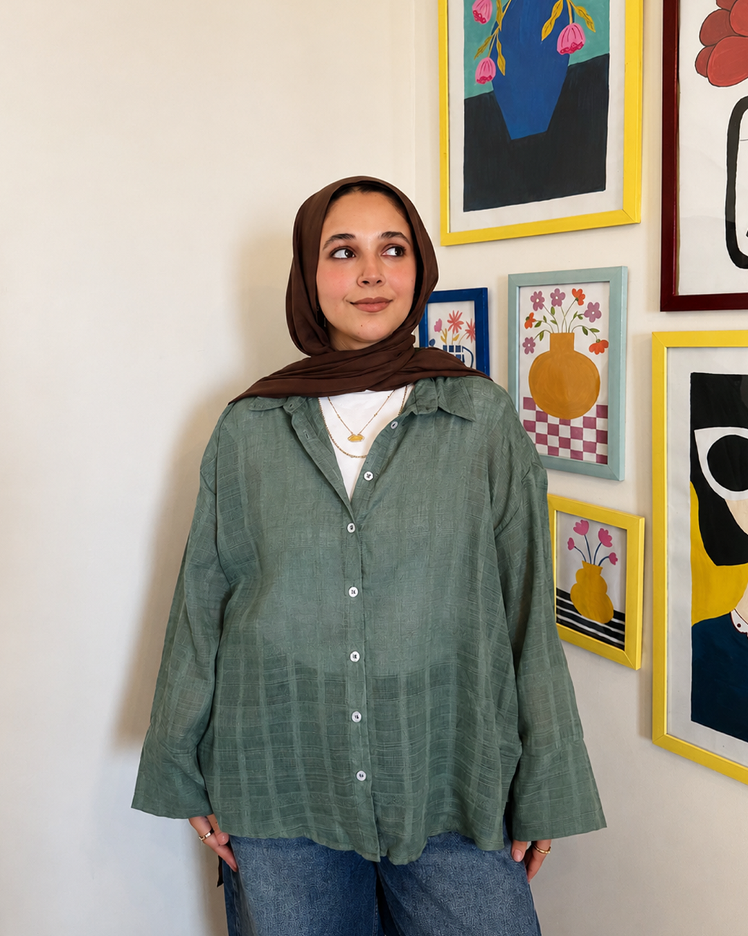 أُنس in Green