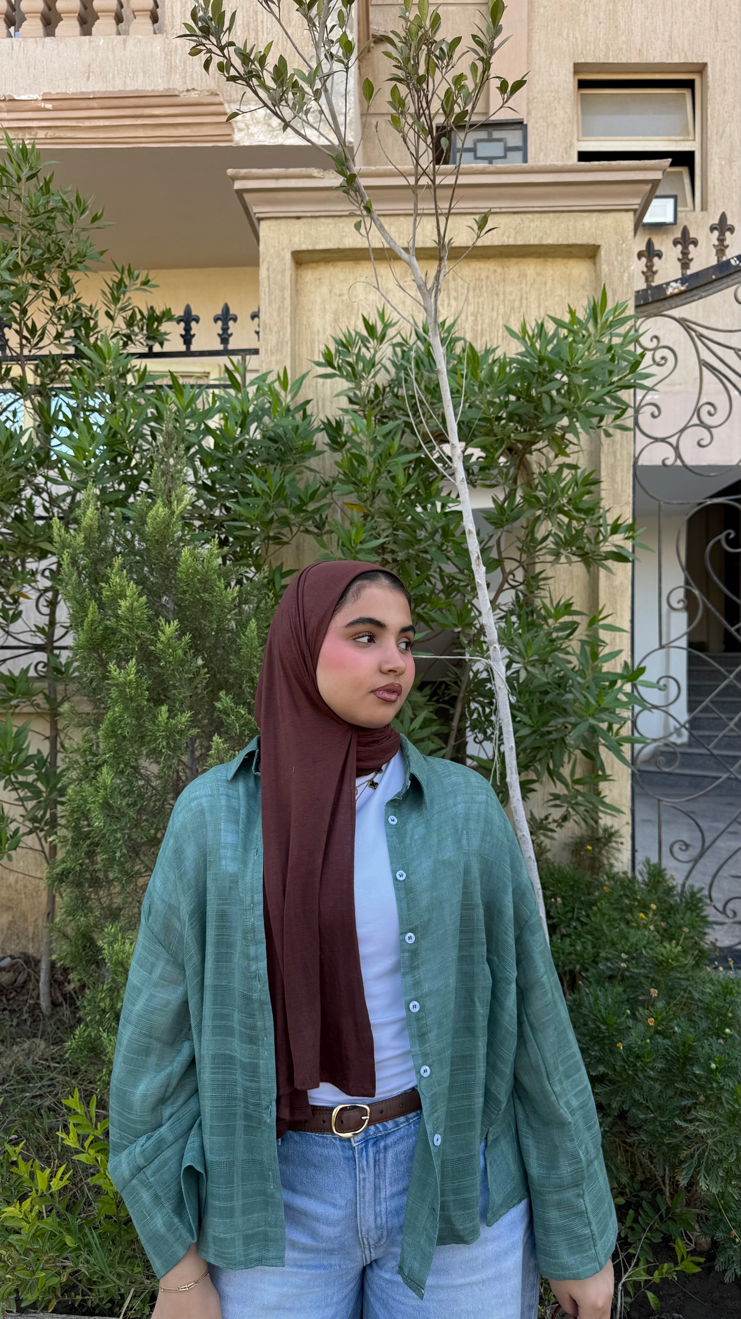 أُنس in Green